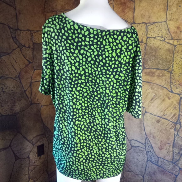 TanJay Green and Black Short Sleeve Top - Picture 3 of 3